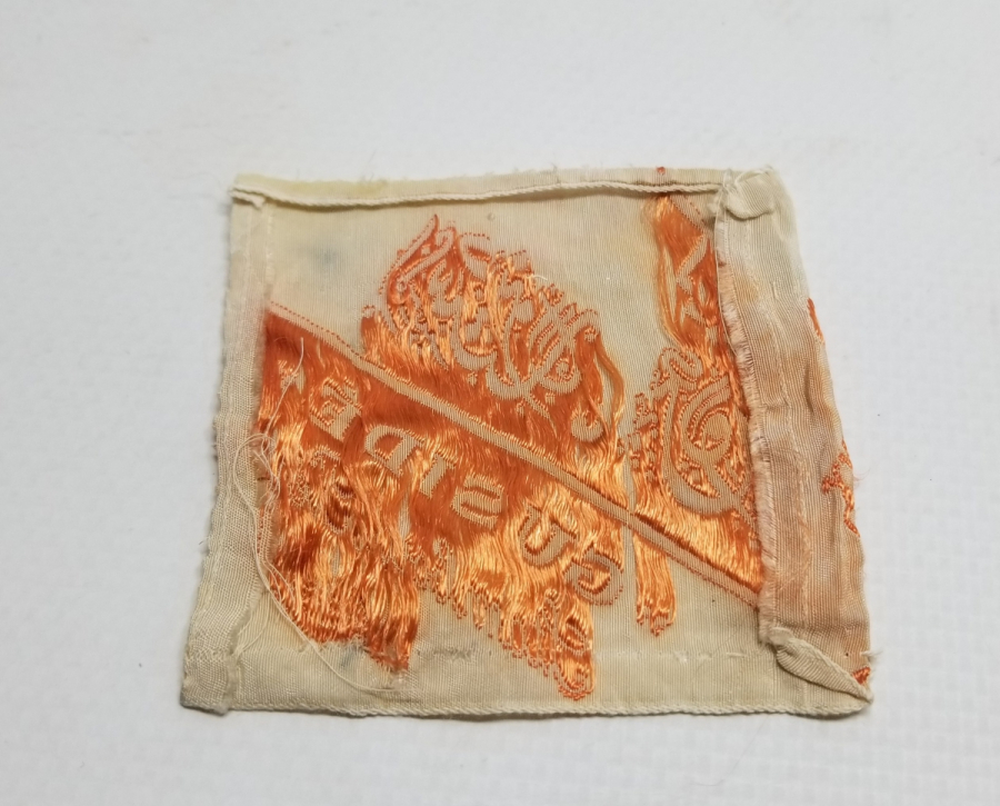 OSMANLI DÖNEMİ NADİR OSMANLICA VE FRANSIZCA YAZILI İPEK KIYAFET ETİKETİ