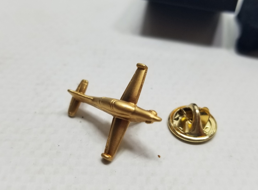 ORİJİNAL KUTUSUNDA ALTIN KAPLAMA HÜRKUŞ ROZET