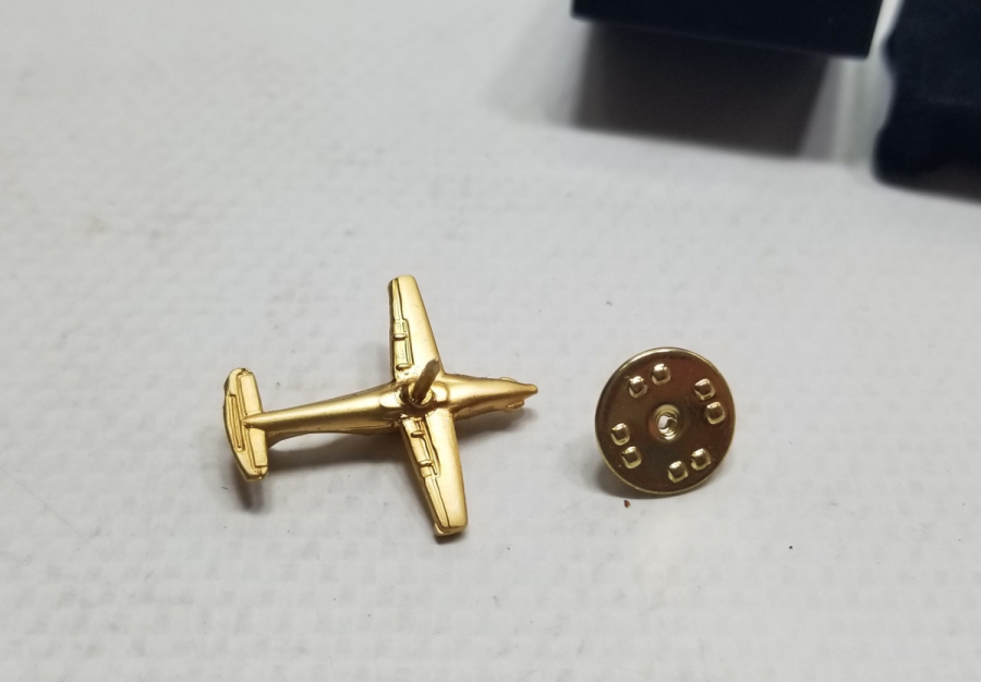 ORİJİNAL KUTUSUNDA ALTIN KAPLAMA HÜRKUŞ ROZET