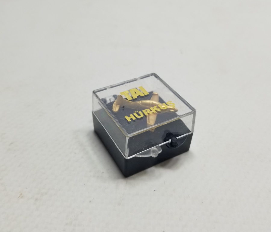 ORİJİNAL KUTUSUNDA ALTIN KAPLAMA HÜRKUŞ ROZET