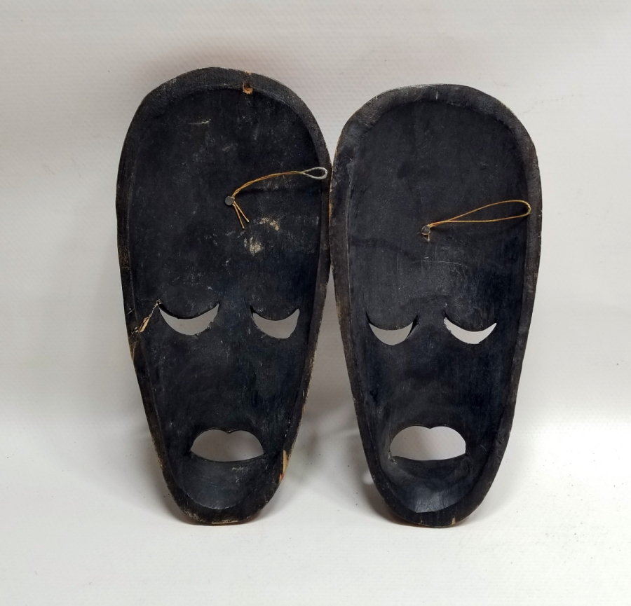 İKİ ADET EL YAPIMI AHŞAP AFRİKA MASK