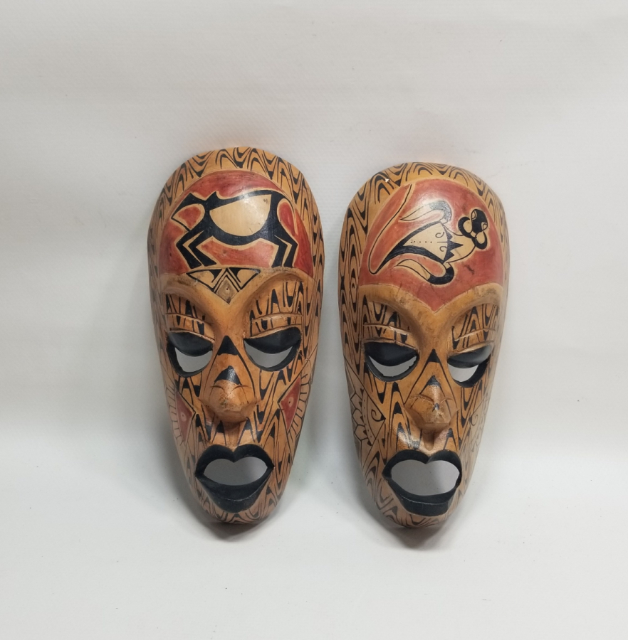 İKİ ADET EL YAPIMI AHŞAP AFRİKA MASK