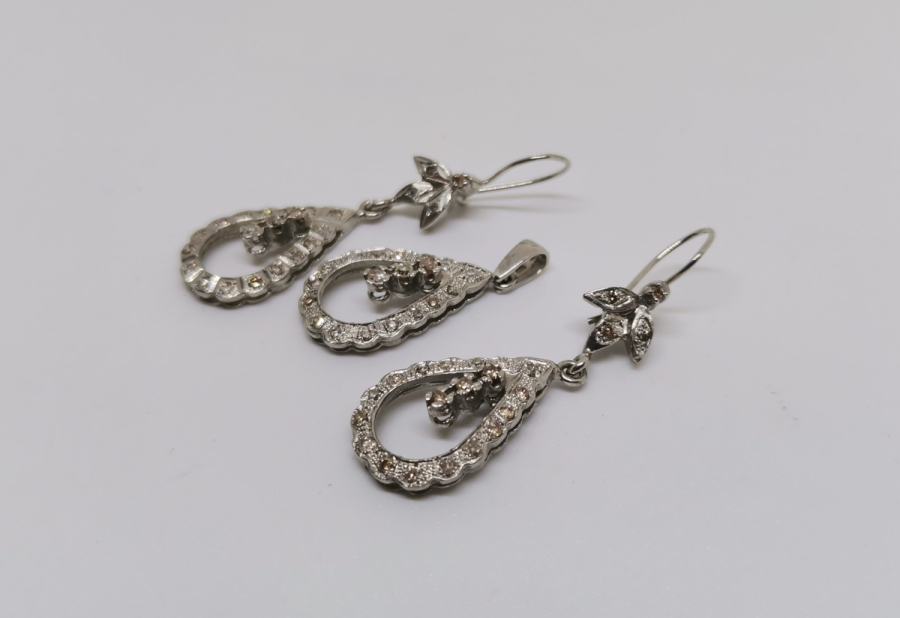 PIRLANTA TAŞLI DAMLA MODEL KOLYE KÜPE TAKIMI