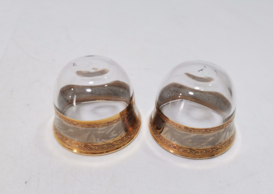 ALTIN VARAKLI VE KABARTMA İŞÇİLİKLİ ANTİKA ÇİFT ZARF FİNCANI