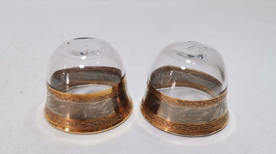 ALTIN VARAKLI VE KABARTMA İŞÇİLİKLİ ANTİKA ÇİFT ZARF FİNCANI