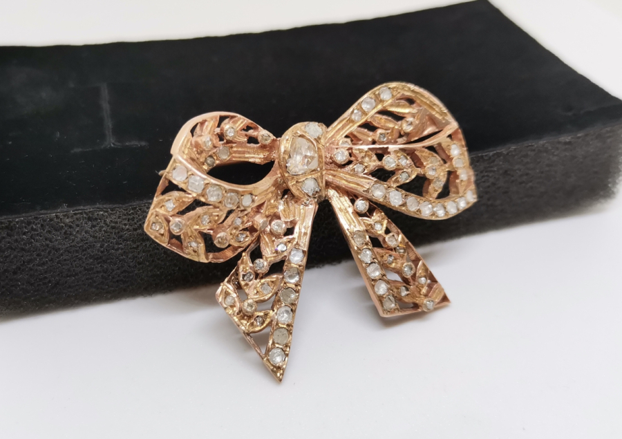 ÖZEL YAPIM FİYONK FORMLU ANTİKA ELMAS BROŞ