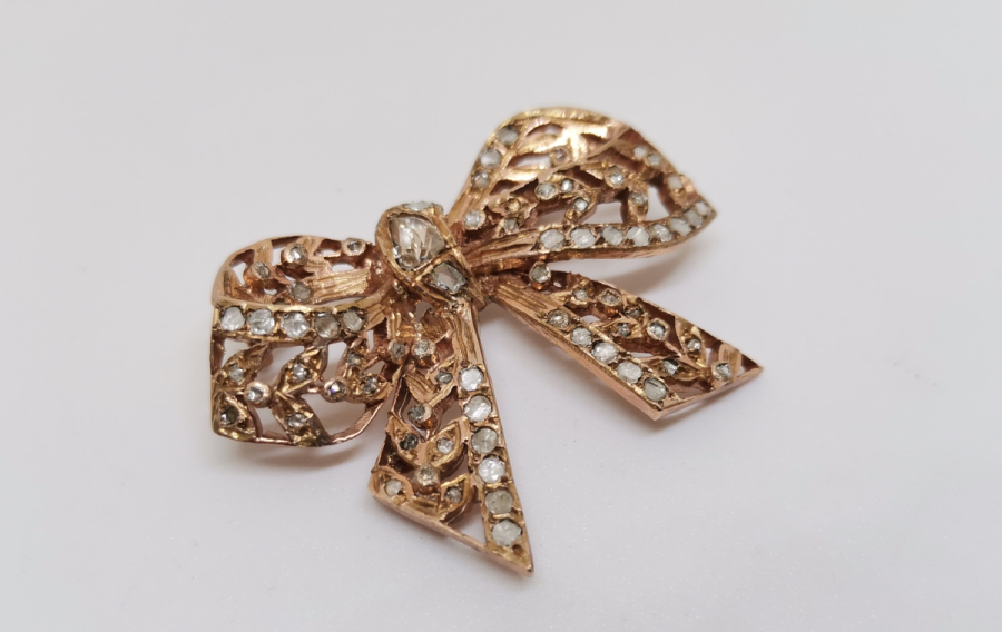 ÖZEL YAPIM FİYONK FORMLU ANTİKA ELMAS BROŞ