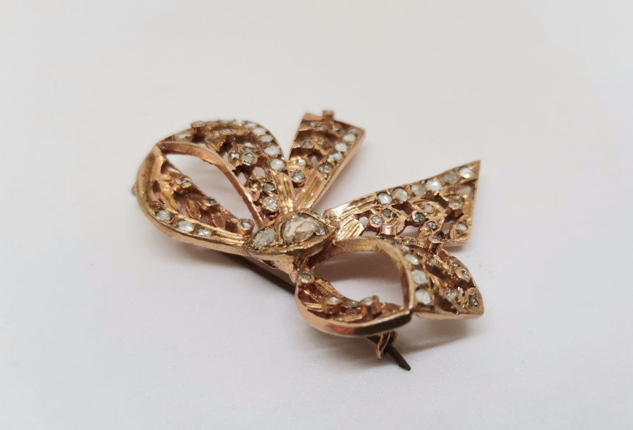 ÖZEL YAPIM FİYONK FORMLU ANTİKA ELMAS BROŞ