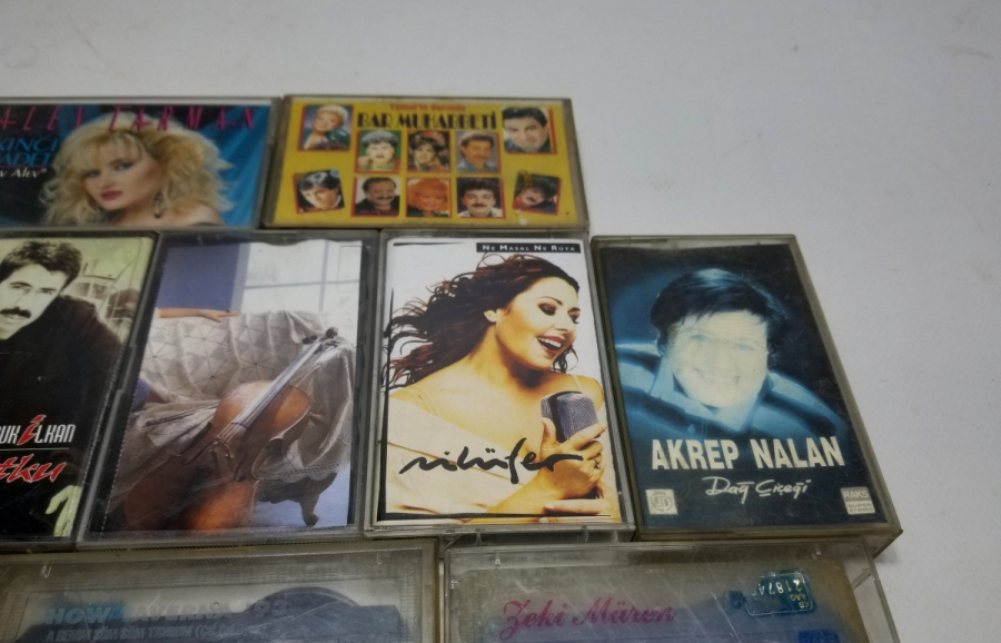 İÇLERİ DOLU NOSTALJİK KASET LOTU