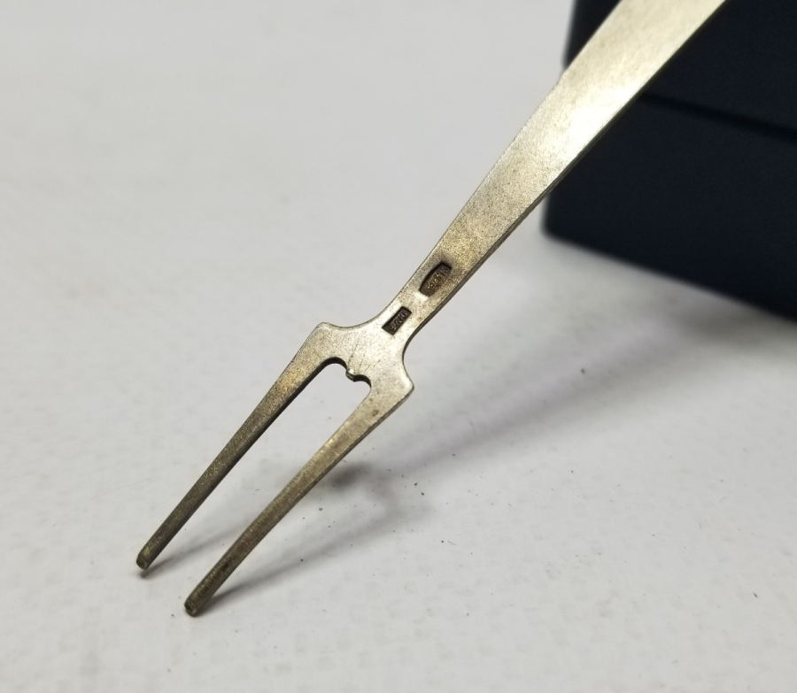 ORAK ÇEKİÇ DAMGALI ANTİKA MİNELİ RUS GÜMÜŞ PEYNİR ÇATALI