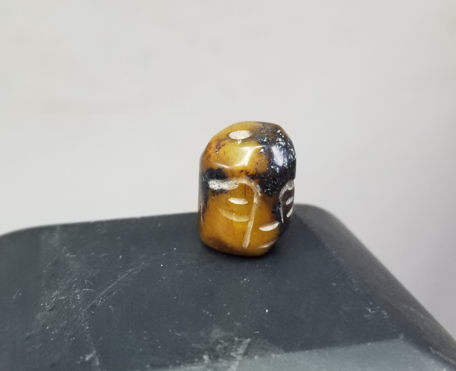 ÜZERİNDE SURET GÖRSELİ BULUNAN BÜYÜK BOY UZAKDOĞU YEŞİM KOLYE HABBESİ