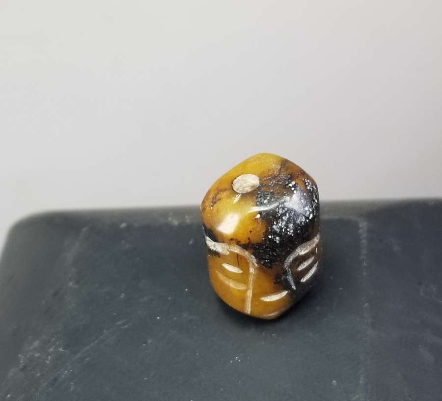 ÜZERİNDE SURET GÖRSELİ BULUNAN BÜYÜK BOY UZAKDOĞU YEŞİM KOLYE HABBESİ