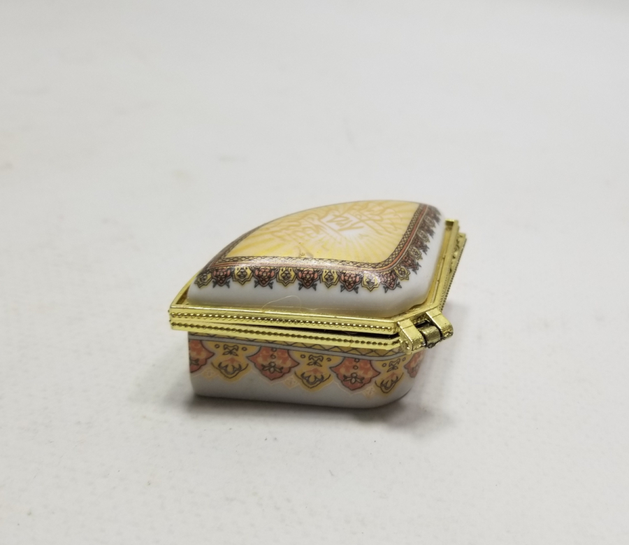 ÜZERİ YAZILI ANTİKA PORSELEN MÜCEVHER KUTUSU