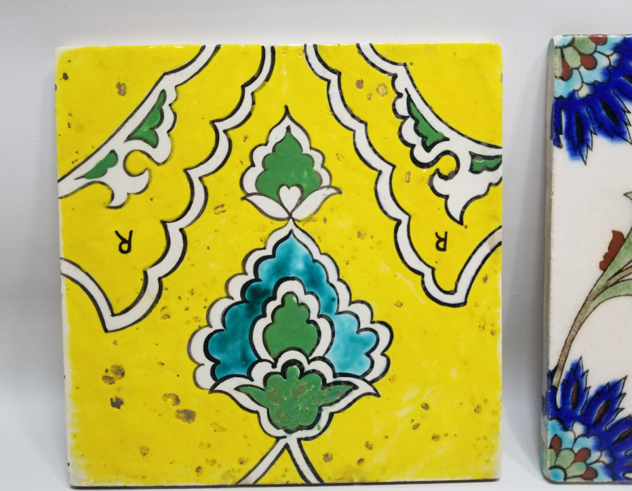 İKİ ADET ÖZEL YAPIM ANTİKA ÇİNİ KARO