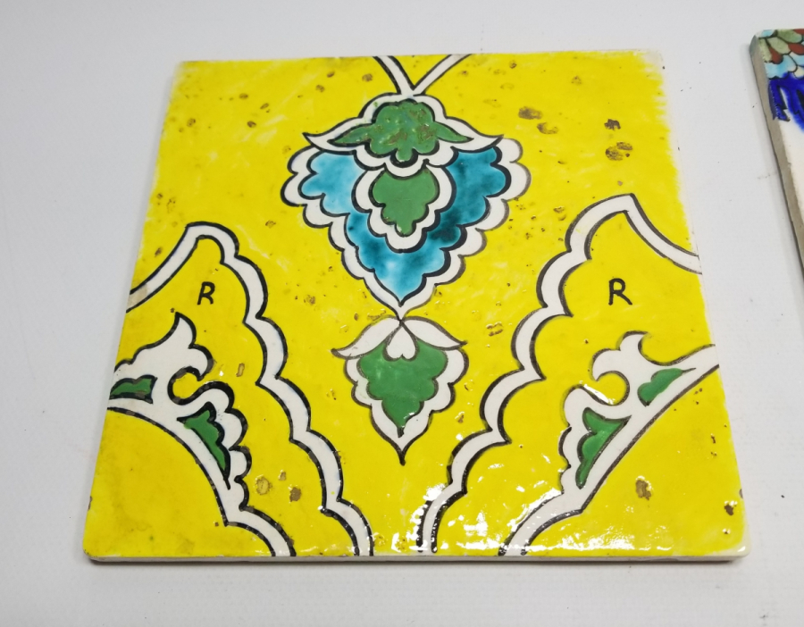 İKİ ADET ÖZEL YAPIM ANTİKA ÇİNİ KARO