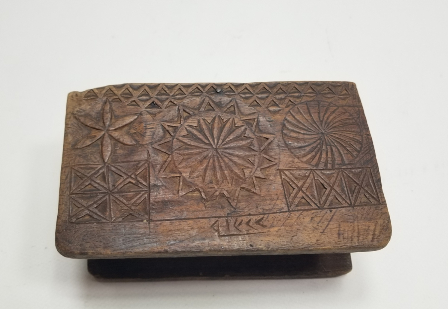 ÜZERİ TARİHLİ OSMANLI DÖNEMİ ÇİFT GÖZLÜ KAHVE KUTUSU