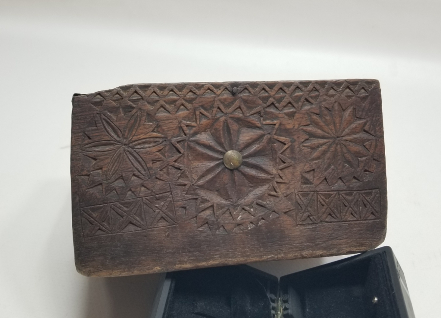 ÜZERİ TARİHLİ OSMANLI DÖNEMİ ÇİFT GÖZLÜ KAHVE KUTUSU