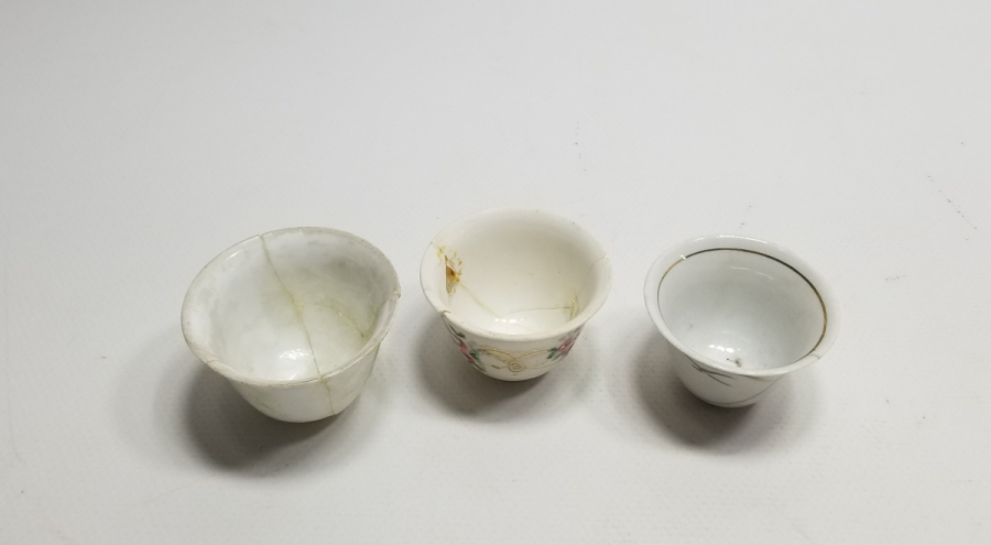 OSMANLI DÖNEMİ ÜÇ ADET RUS PORSELEN ZARF FİNCANI