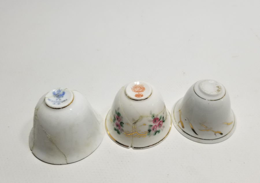 OSMANLI DÖNEMİ ÜÇ ADET RUS PORSELEN ZARF FİNCANI