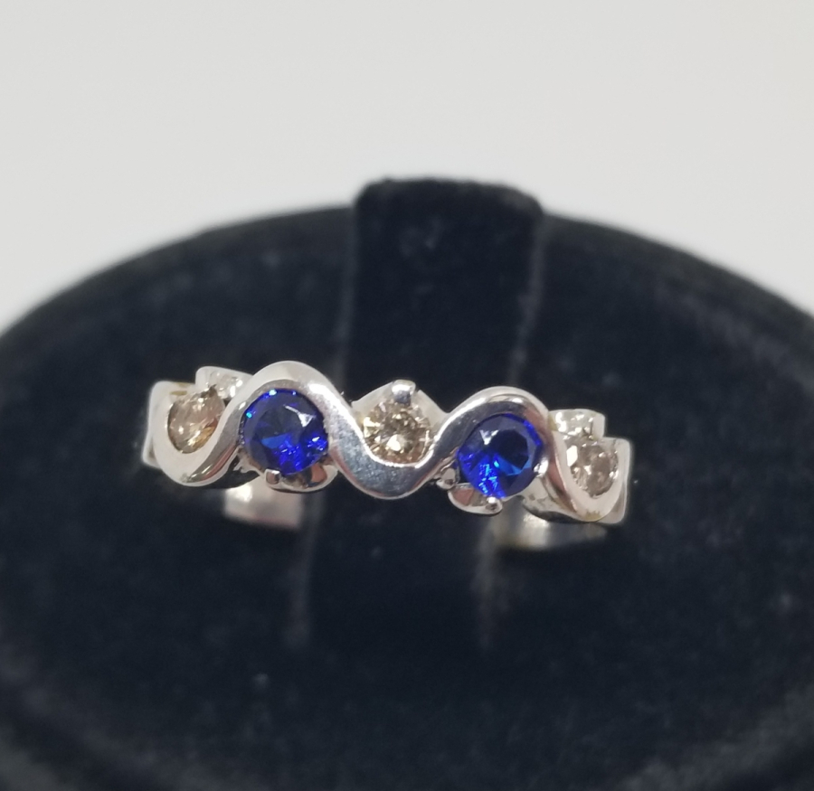 SAFİR VE PIRLANTA TAŞLI GİRİT MODEL YÜZÜK