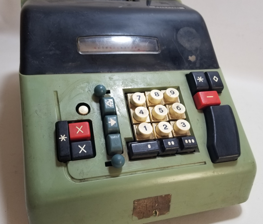 OLİVETTİ MARKA ANTİKA HESAP MAKİNESİ