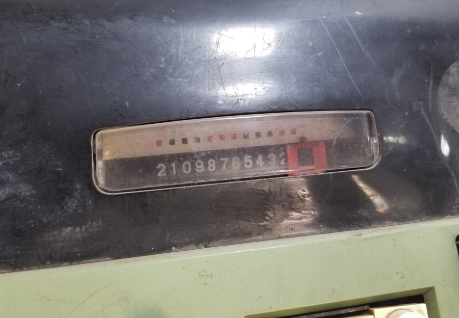 OLİVETTİ MARKA ANTİKA HESAP MAKİNESİ