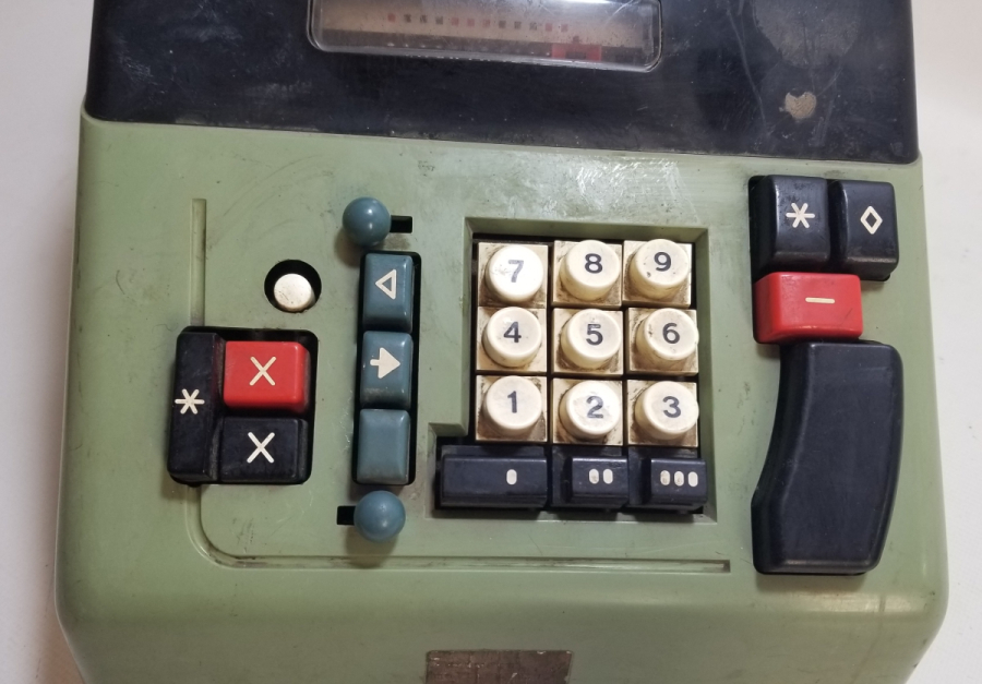 OLİVETTİ MARKA ANTİKA HESAP MAKİNESİ