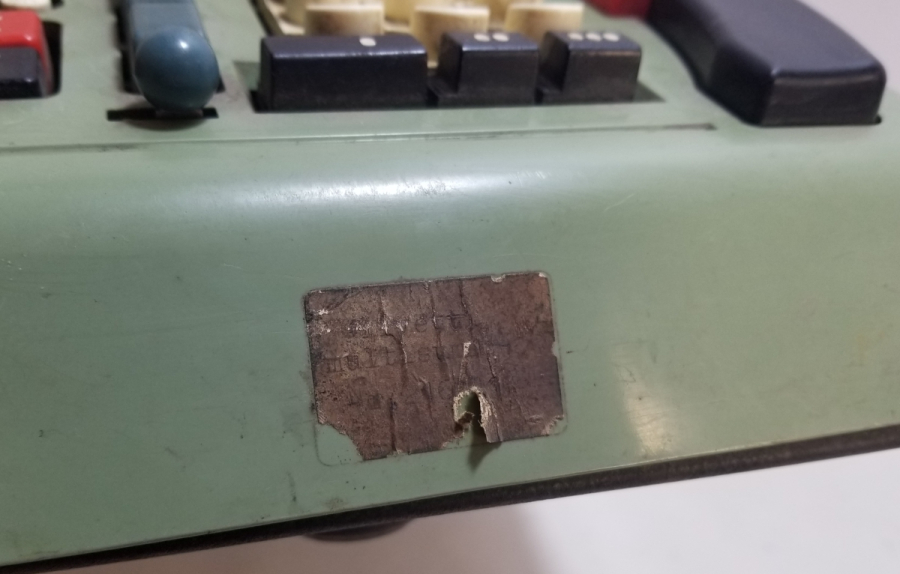 OLİVETTİ MARKA ANTİKA HESAP MAKİNESİ