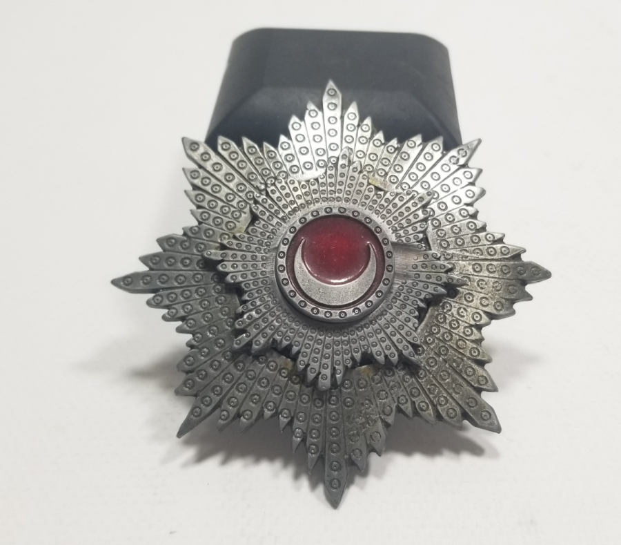 MECİDİ NİŞANI FORMUNDA YAPILMIŞ ÜZERİ MİNE İŞÇİLİKLİ BÜYÜK BOY HİLAL-İ AHMER MADALYA