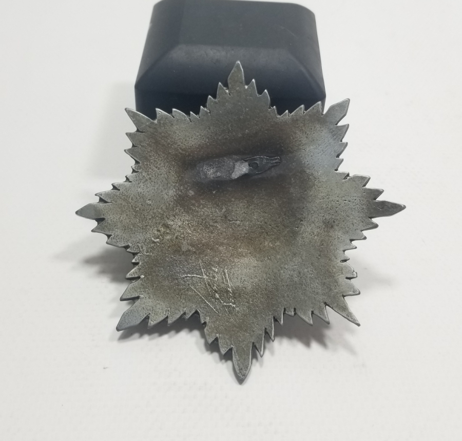 MECİDİ NİŞANI FORMUNDA YAPILMIŞ ÜZERİ MİNE İŞÇİLİKLİ BÜYÜK BOY HİLAL-İ AHMER MADALYA