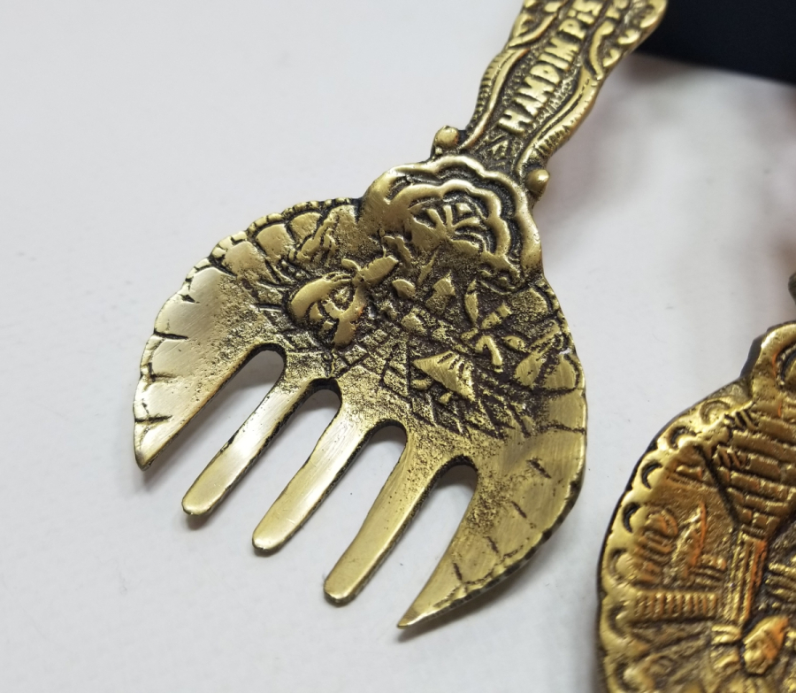 KABARTMA İŞÇİLİKLİ ANTİKA PİRİNÇ DUVAR ÇATAL KAŞIĞI