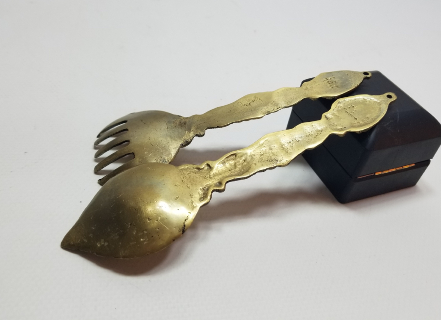 KABARTMA İŞÇİLİKLİ ANTİKA PİRİNÇ DUVAR ÇATAL KAŞIĞI