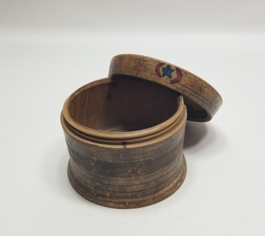 ÜZERİ AY YILDIZ FİGÜRLÜ OSMANLI DÖNEMİ EL YAPIMI TESPİH KUTUSU