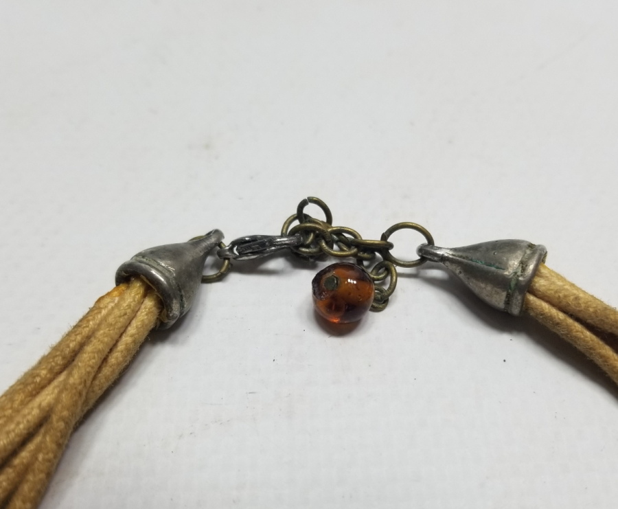 UZAKDOĞU YAPIMI KAPLAN DİŞİ KOLYE