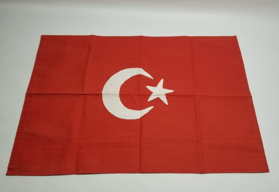 ÇİL KONDİSYONDA OSMANLI DÖNEMİ NADİR ASKERİ BAYRAK