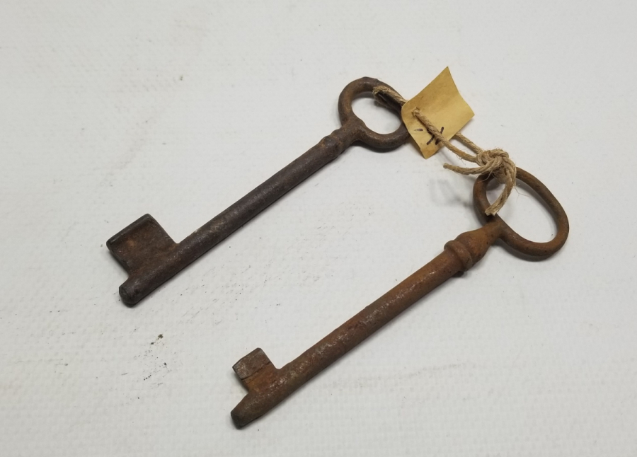 OSMANLI DÖNEMİ EL YAPIMI İKİ ADET ANAHTAR
