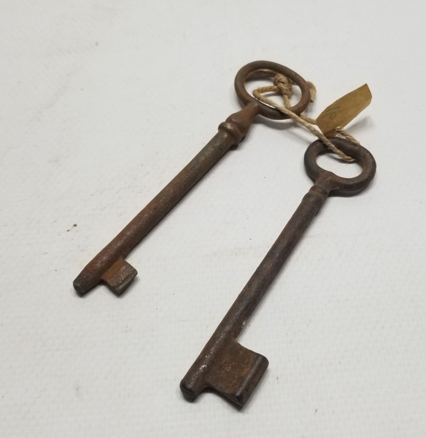 OSMANLI DÖNEMİ EL YAPIMI İKİ ADET ANAHTAR