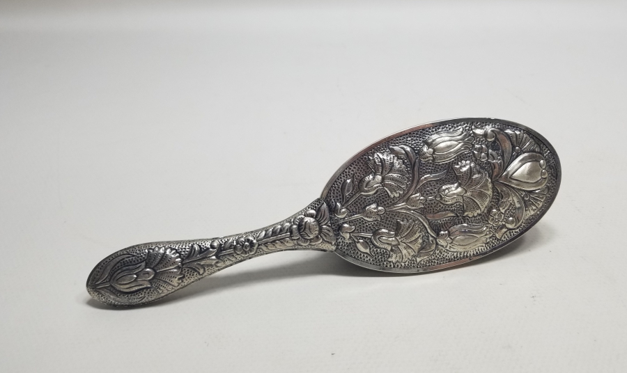 KABARTMA İŞÇİLİKLİ ANTİKA GÜMÜŞ ELBİSE FIRÇASI