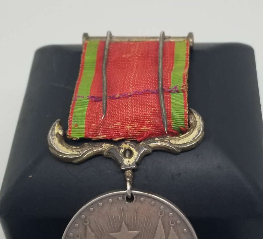 2.ABDÜLHAMİT HAN DÖNEMİ GÜMÜŞ ASKI VE İPEK KURDELASIYLA RUSYA MUHAREBESİ MADALYASI