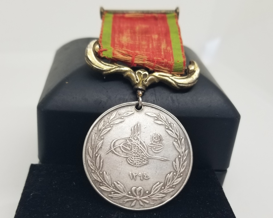 2.ABDÜLHAMİT HAN DÖNEMİ GÜMÜŞ ASKI VE İPEK KURDELASIYLA RUSYA MUHAREBESİ MADALYASI