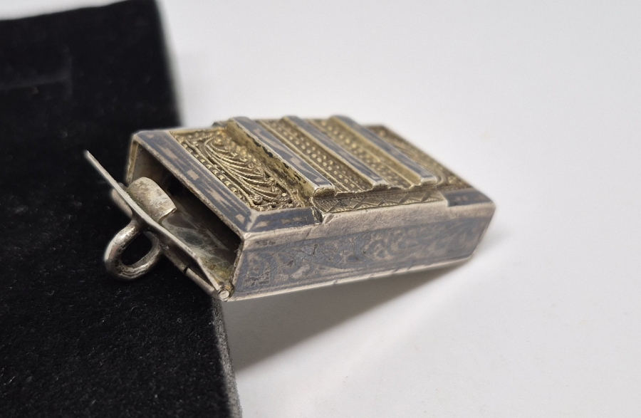 OSMANLI DÖNEMİ SAVAT İŞÇİLİKLİ GÜMÜŞ NADİR TİPTE ÇERKES HAZIRI