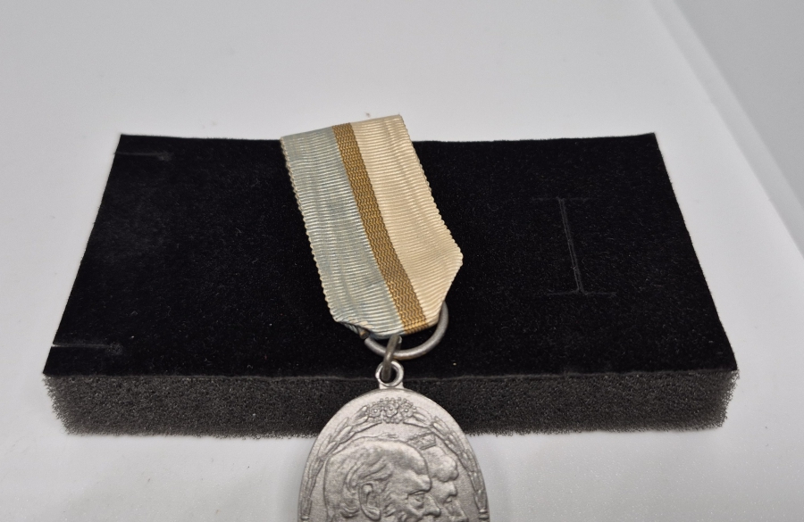 1918 TARİHLİ ALTIN EVLİLİK YILDÖNÜMÜ MADALYASI