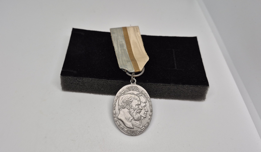 1918 TARİHLİ ALTIN EVLİLİK YILDÖNÜMÜ MADALYASI