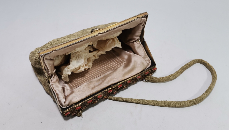 İBRİŞİM İŞÇİLİKLİ EL YAPIMI ANTİKA GECE ÇANTASI