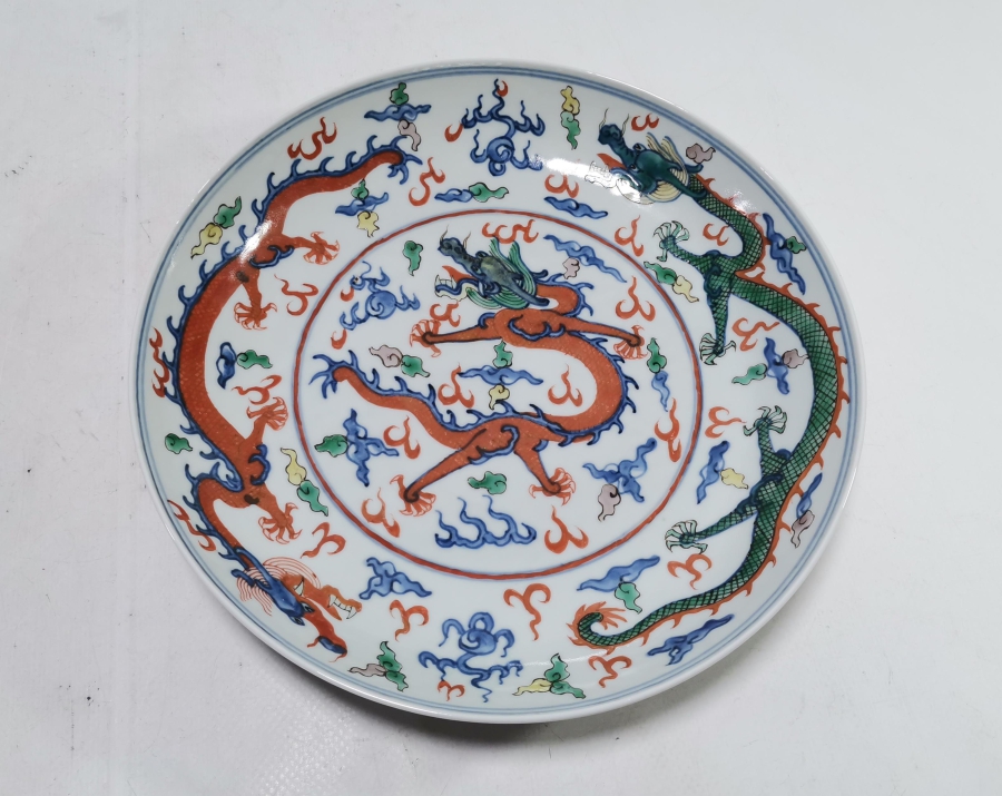 1800 BAŞLARI EL BOYAMA İŞÇİLİKLİ NADİR UZAKDOĞU PORSELEN TABAK