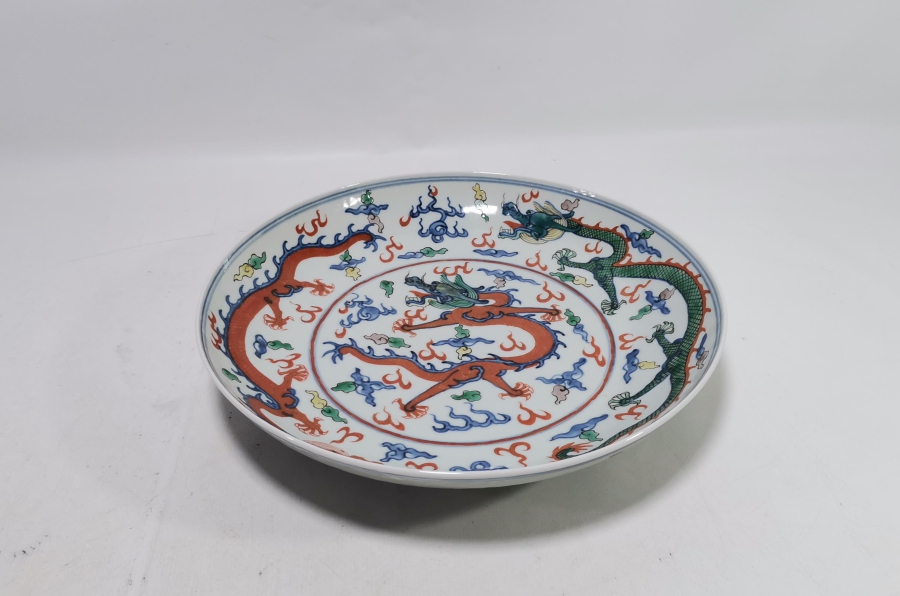 1800 BAŞLARI EL BOYAMA İŞÇİLİKLİ NADİR UZAKDOĞU PORSELEN TABAK