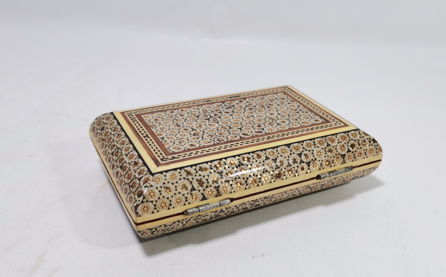 MARKUTERİ İŞÇİLİKLİ ANTİKA KAPAKLI KUTU