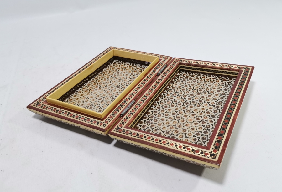 MARKUTERİ İŞÇİLİKLİ ANTİKA KAPAKLI KUTU