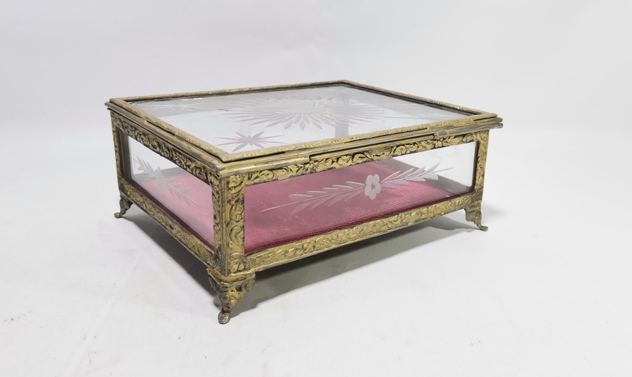 BÜYÜK BOY ANTİKA KAPAKLI TEŞHİR KUTUSU