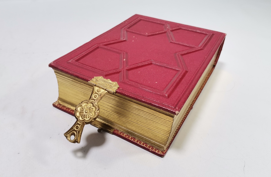 ÜZERİ ALTIN VERMEYLİ VE MÜHRÜ SÜLEYMANLI FOTOĞRAF ALBÜMÜ